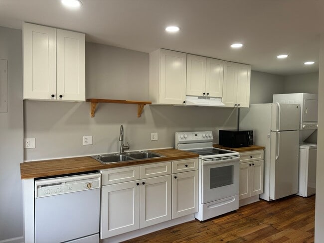 Photo - 1 Bedroom with water and electric included close to downtown Morganton! Unit Apt 1