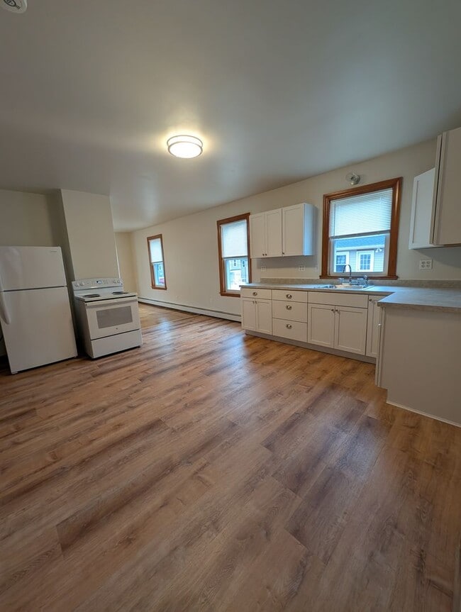 Photo - 306 N Main St Unidad 2