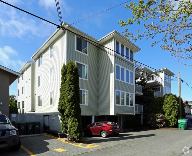 Courtyard Apartments