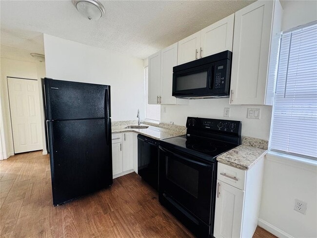 Photo - 113 Avenue C SE
