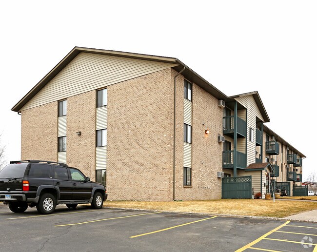 Westwind I & II Apartments For Rent in Albertville, MN