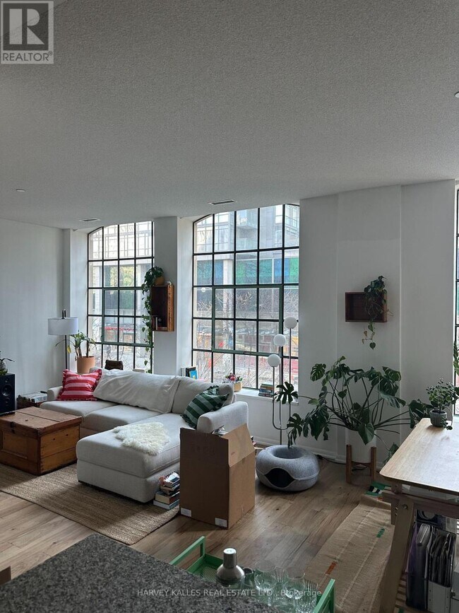 Photo - 832 Bay St. Unité 207