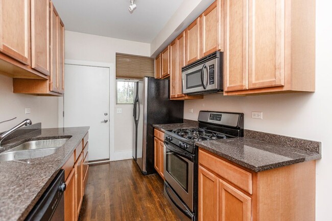 Photo - 3451 N Wolcott Ave Unit 2