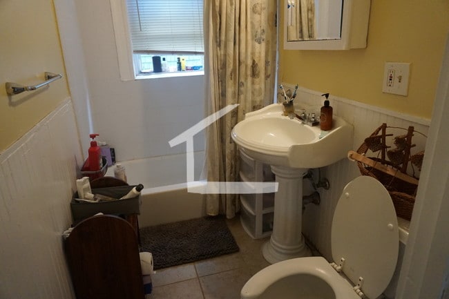 671 Washington St Unit 2