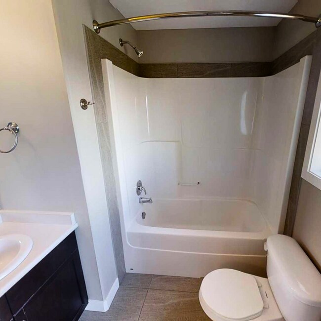 Photo - 8815-8896 96 Ave Unité T-01 8815 96 Avenue