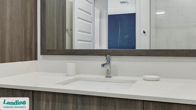 Photo - 7106 Culebra Commons Unidad 4302