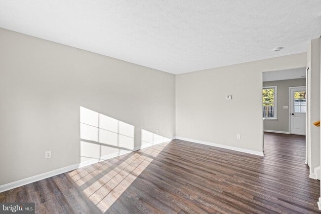 Building Photo - 10505 Tidewater Plains Dr
