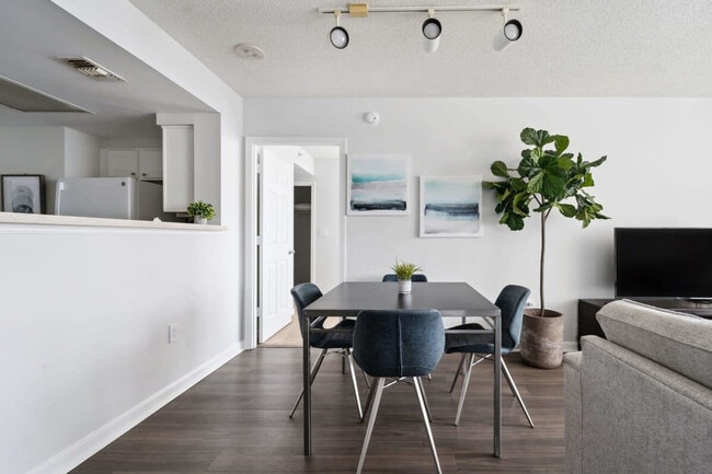 Photo - 901 N Pollard St Unidad ID1024659P