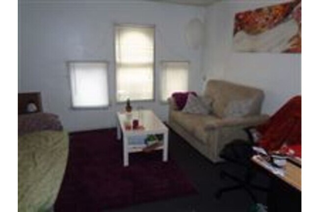 221 N Ashley St