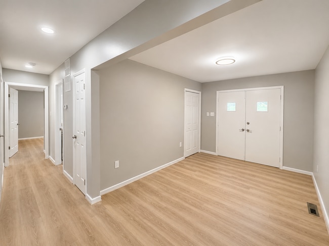 Photo - 1260 Kenmore Dr