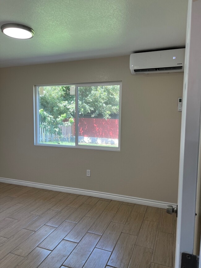 2 Bdrm - Honey Garden Apartments