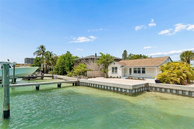 8125 Bayshore Dr