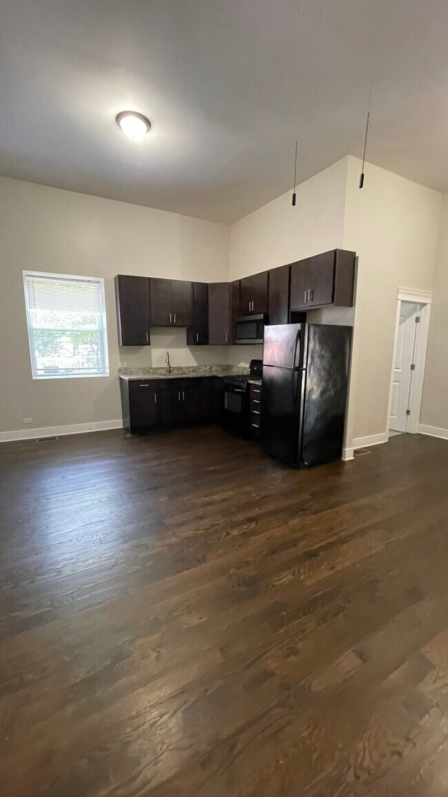Photo - 3510 W 24th St Apartments Unit 1R