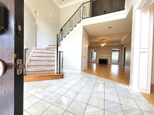 Photo - 2214 Old S Dr