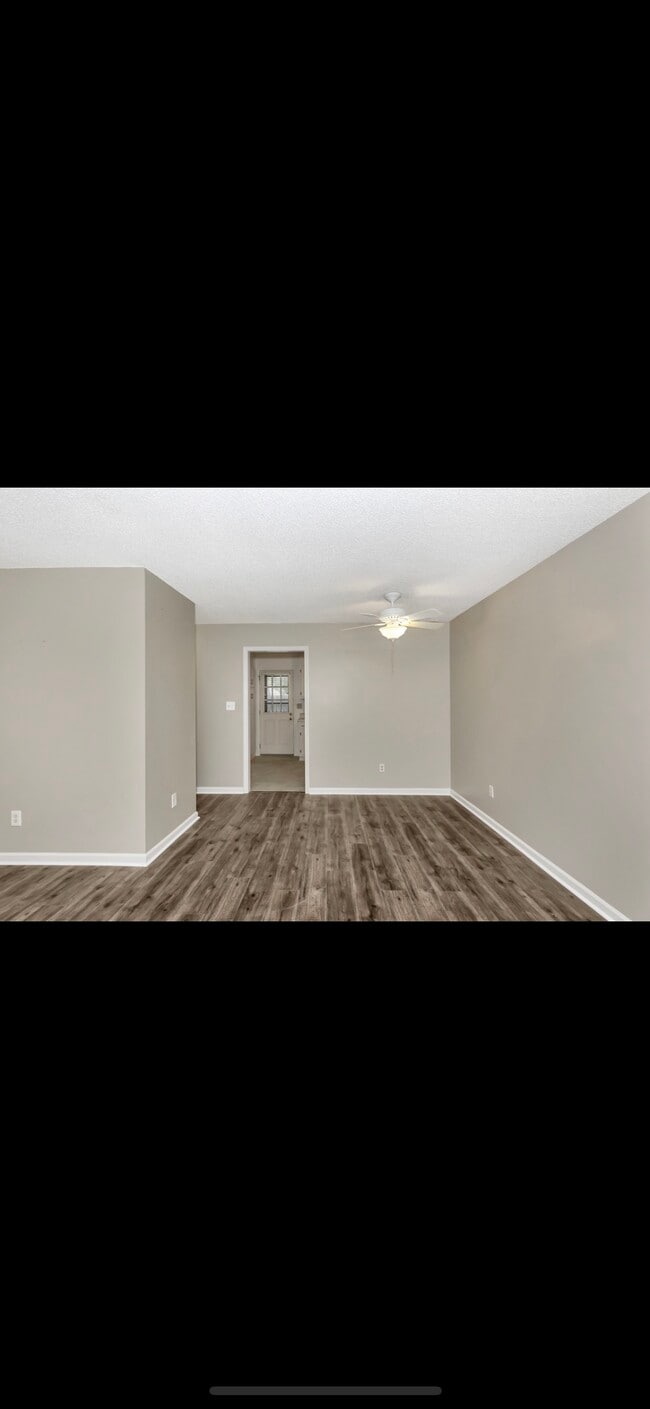 Photo - 8147 Oldfield Rd SW