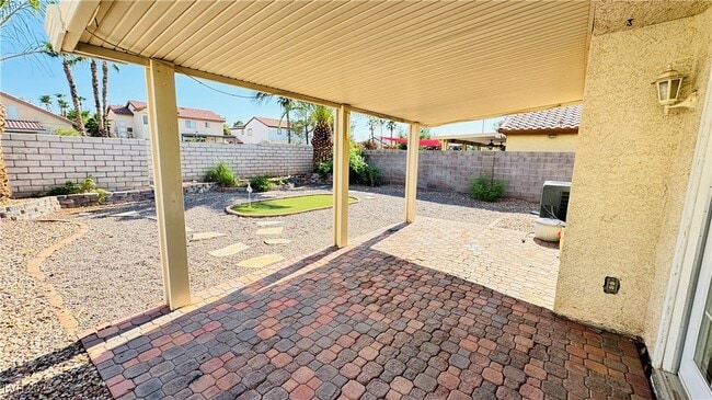 Building Photo - 2525 Wolverton Ave Rental