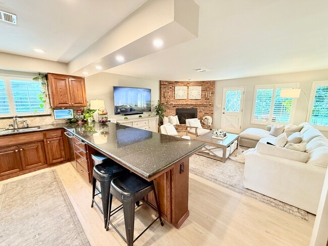 Photo - 8000 Westlorne Ct