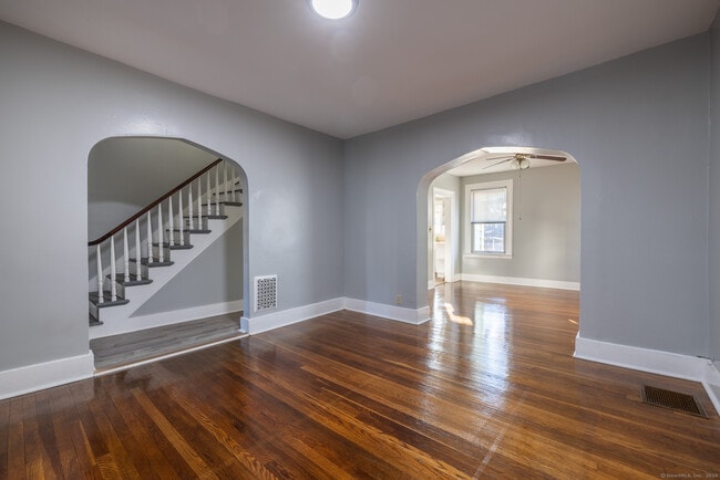 Photo - 216 Howard Ave