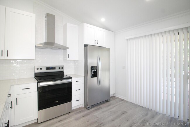 Building Photo - 13055 Albright Ct Unit 20