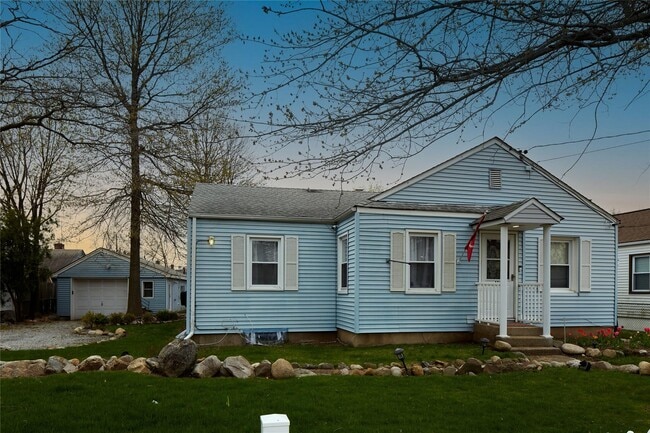 Photo - 132 Gordon Ave House