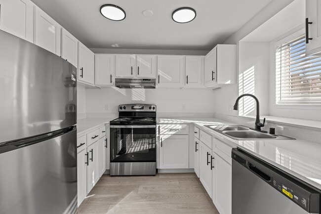 Building Photo - Elevate