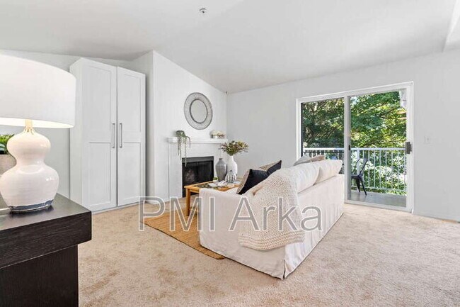 Photo - 19230 Forest Park Dr NE Unidad K335