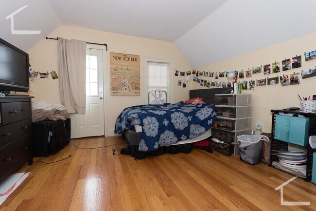 Photo - Charming 5 Bedroom-No Broker Fee