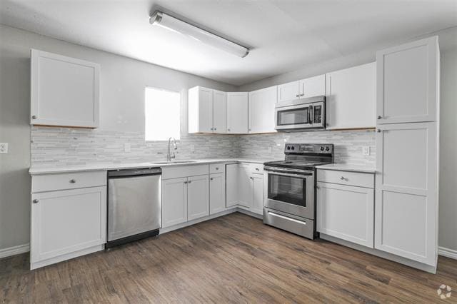 Building Photo - 1206 Business Rental