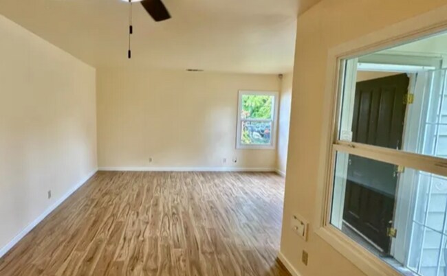 Photo - Cute As A Bug 2/1 Tahoe Park Gem!  Please read entire ad for viewings.