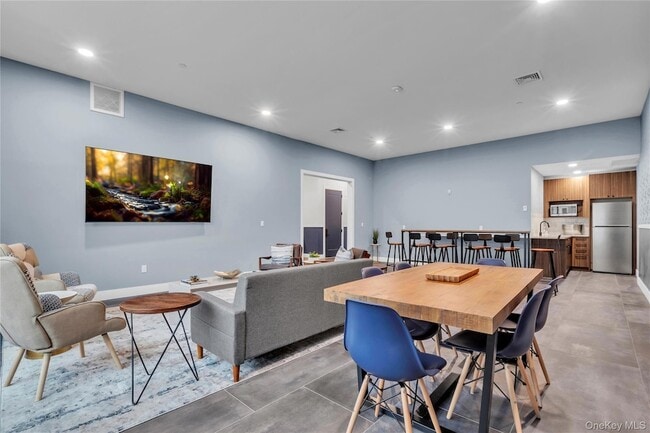 Photo - 185-191 Ashford Avenue Unit 12 Unidad 12