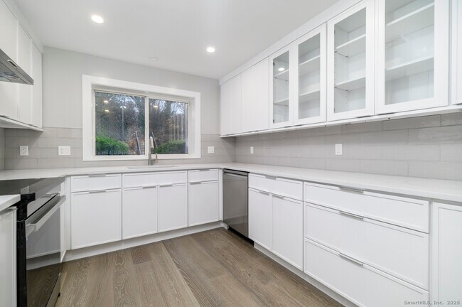 Photo - 206 Gillies Ln Unit 1-5