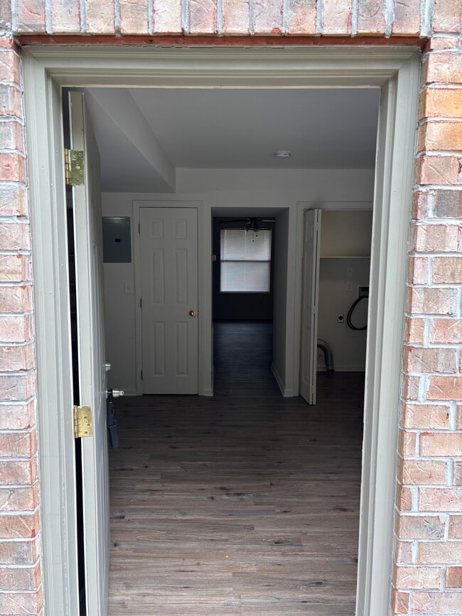 Walking in from the back patio - 11425 Alanridge Ln