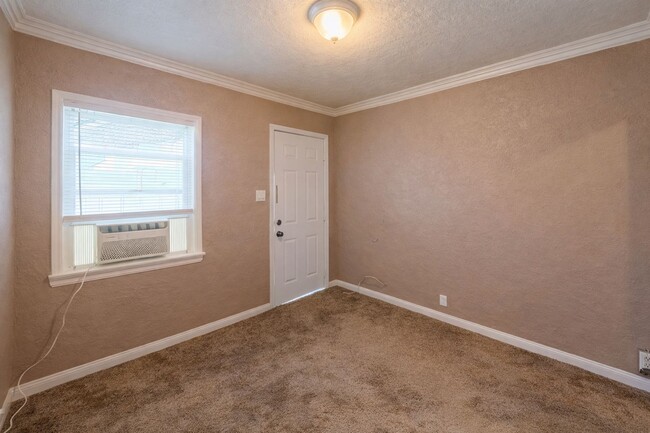 Building Photo - 17797 Grand Ave Unit A