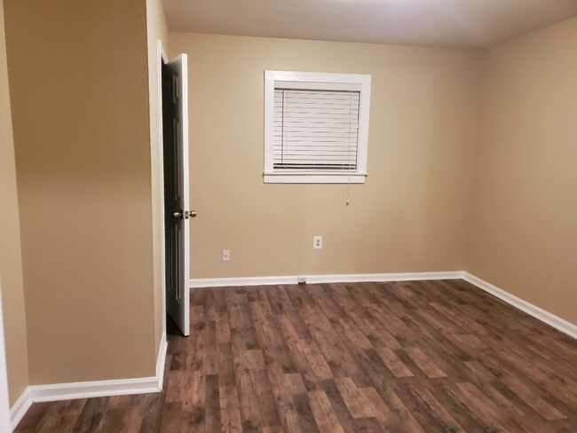 Section 8 accepted 2-Bedroom Retreat in Huntsville – Cozy Living with 803 Sq Ft!"