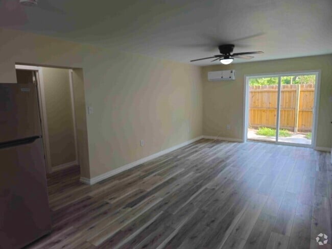 Building Photo - 19645 SW Lark Dr Rental
