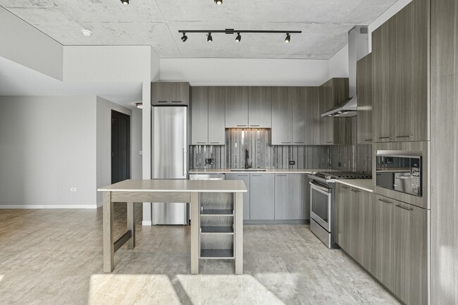 Photo - 42 N Sangamon St