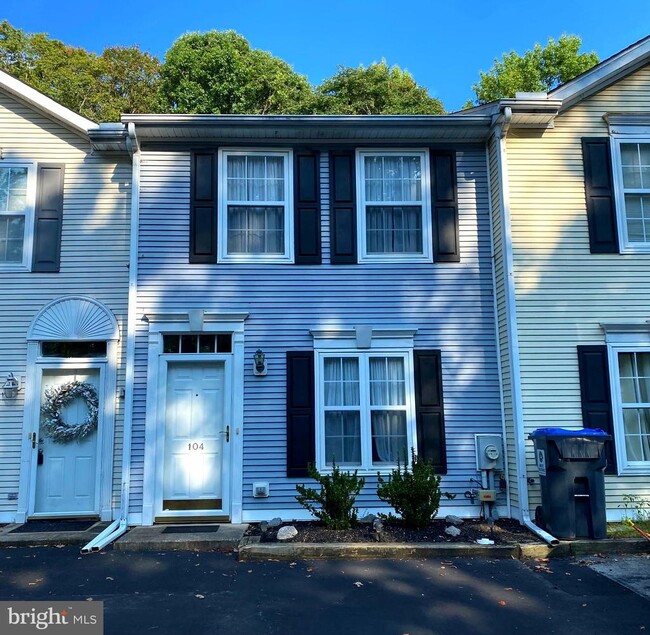 Photo - 104 Creekside Ct Townhome