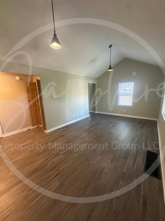 Photo - 3920 Spruce Ave