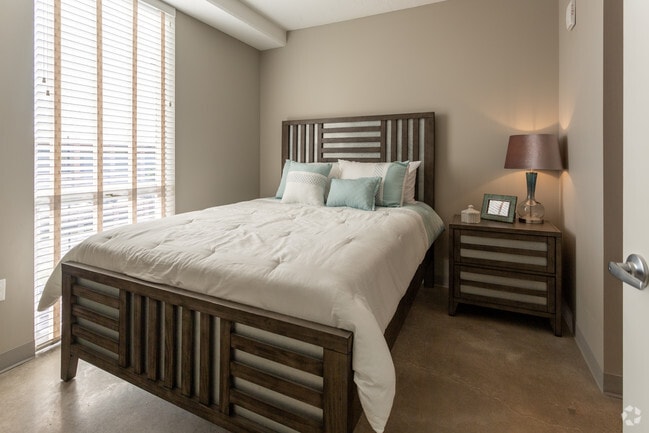 Tiffany Retro Apartments