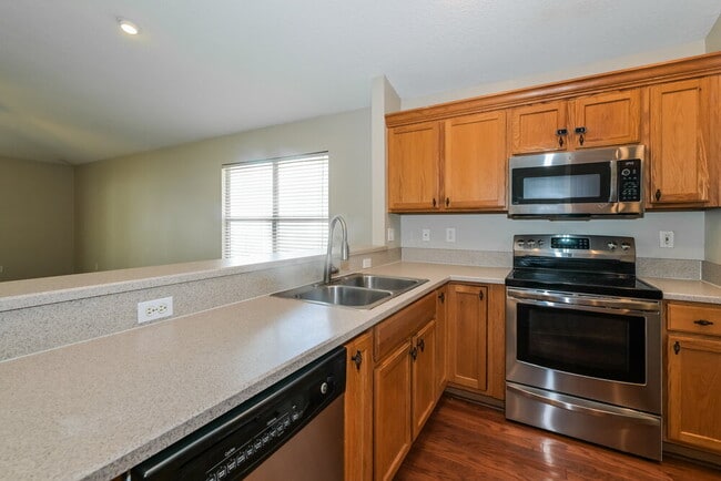 Photo - 573 Redberry Ln