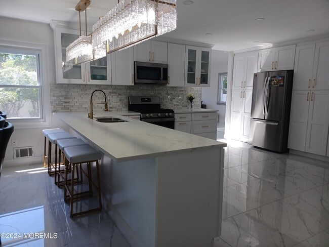 Photo - 240 Woodcrest Rd