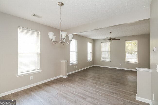 Photo - 4627 Legacy Square