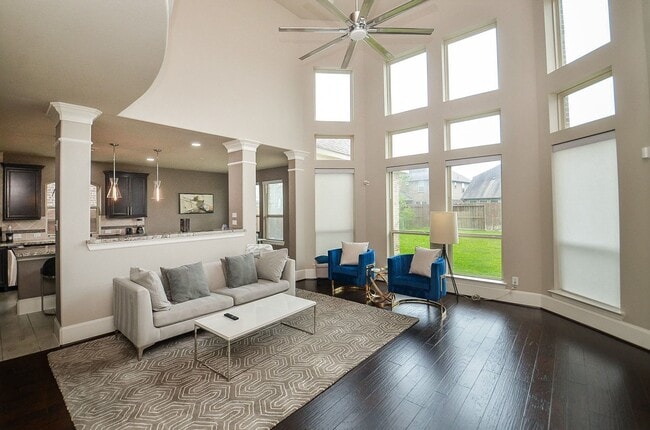 Building Photo - 10010 Cypress Path