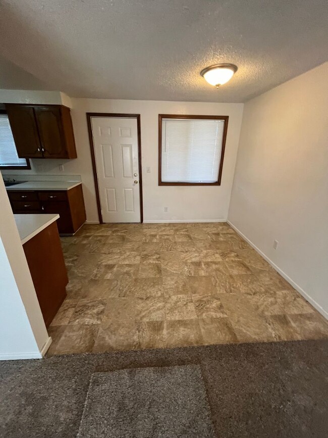Photo - 2 Bedroom 1 bath duplex in Eugene!
