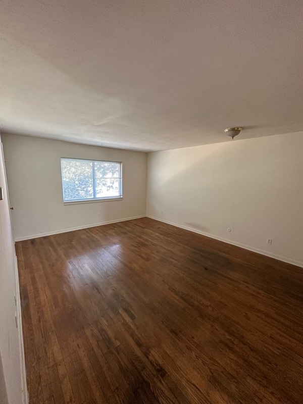 Photo - 1063 W 48th St Unit C4