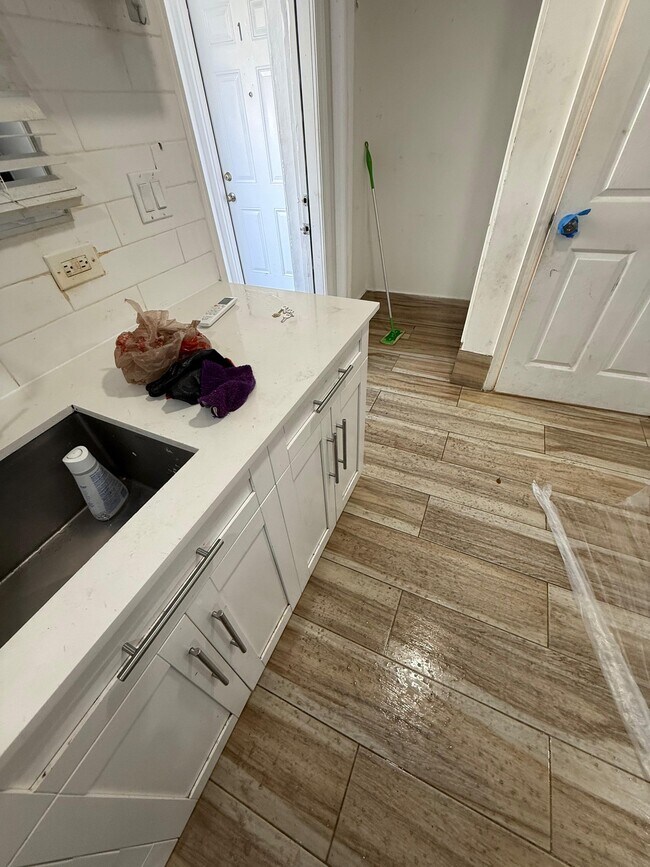 Photo - 1858 Dewey St Unit 2B