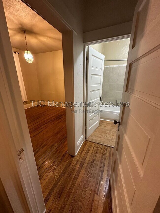 Photo - 865 S Grant St