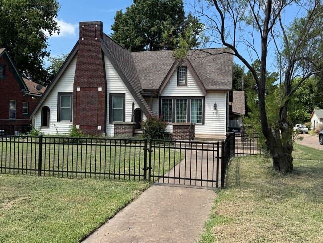 Photo - 502 S Garfield St House