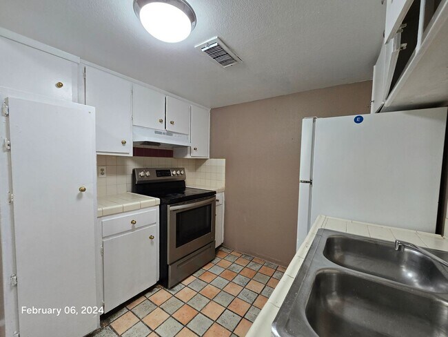 Photo - 505 Mckellar Cir Unidad 1