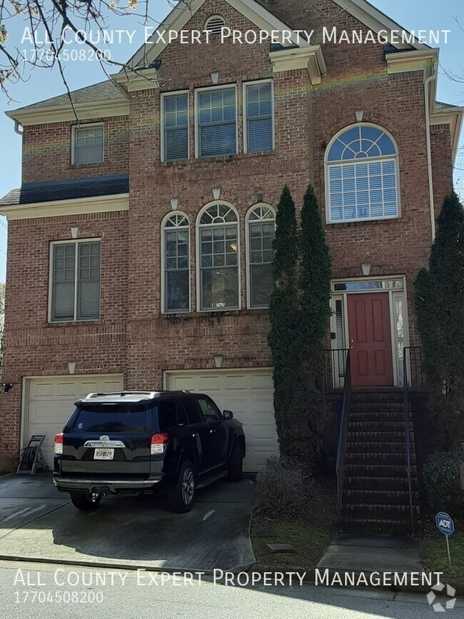 Building Photo - 907 Lenox Ct NE Rental